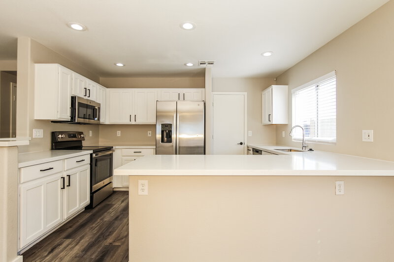 2,265/Mo, 9171 W Harmony Ln Peoria, AZ 85382 Kitchen View