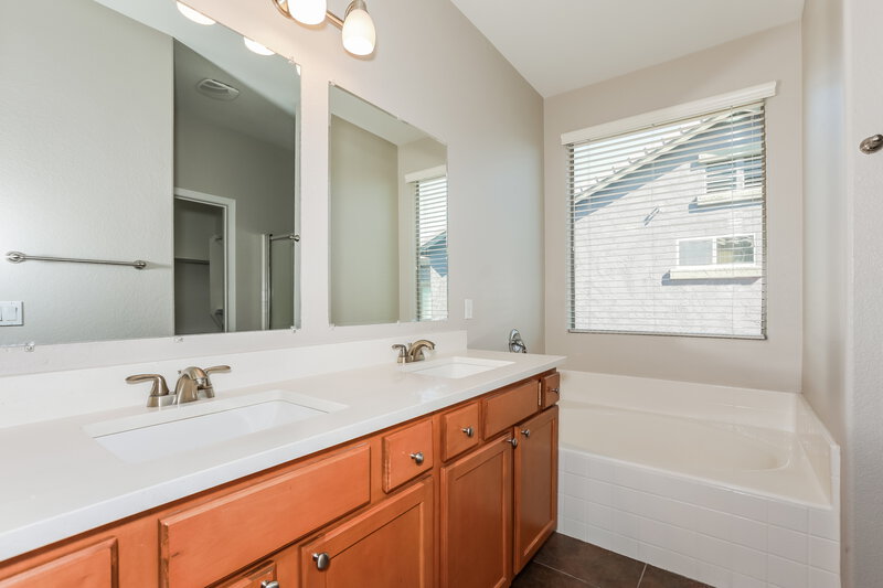 2,195/Mo, 3826 E Fairview St Gilbert, AZ 85295 Main Bathroom View