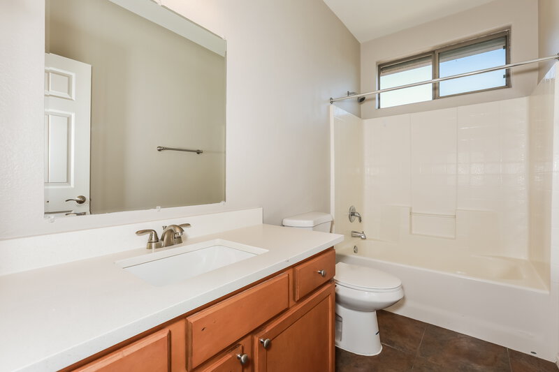 2,195/Mo, 3826 E Fairview St Gilbert, AZ 85295 Bathroom View