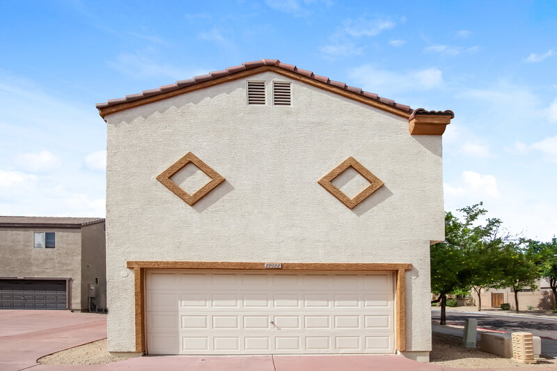 2,170/Mo, 22052 N 30th Dr Phoenix, AZ 85027 Rear View