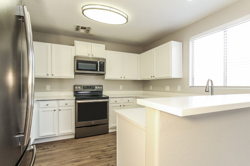 1,895/Mo, 12118 N 127th Dr El Mirage, AZ 85335 Misc View 4