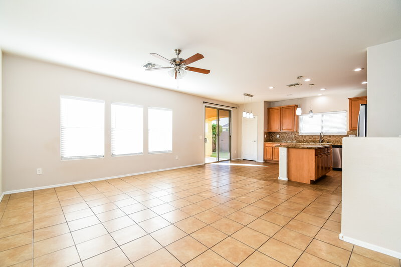 2,335/Mo, 21123 E Tierra Grande Dr Queen Creek, AZ 85142 Family Room View 2