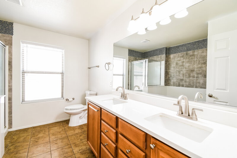 2,335/Mo, 21123 E Tierra Grande Dr Queen Creek, AZ 85142 Main Bathroom View