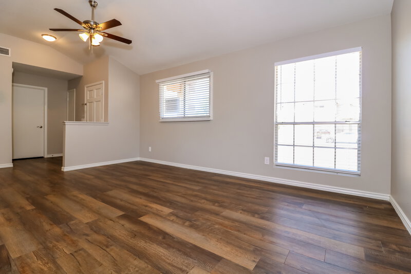 2,095/Mo, 7233 W Ocotillo Rd Glendale, AZ 85303 Living Room View