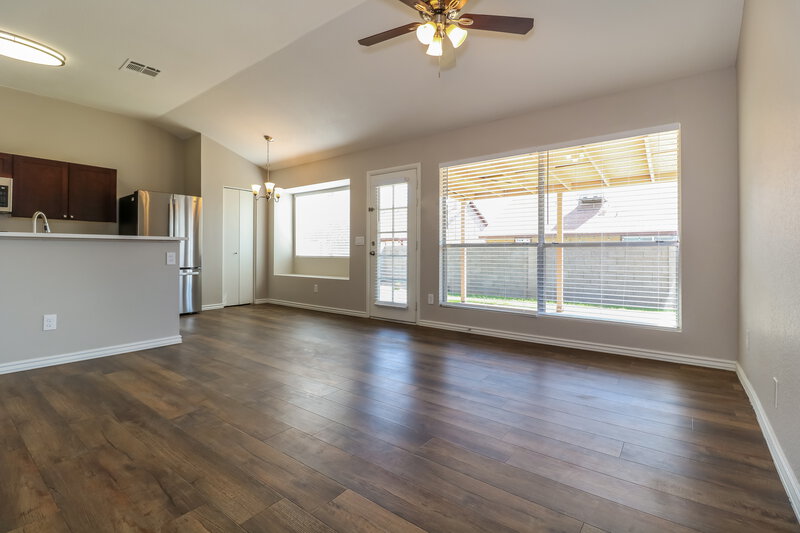 2,095/Mo, 7233 W Ocotillo Rd Glendale, AZ 85303 Family Room View