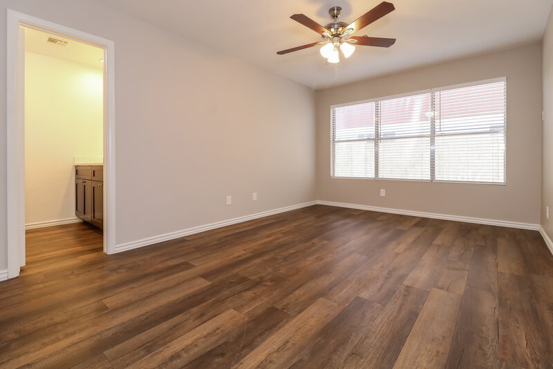 2,095/Mo, 7233 W Ocotillo Rd Glendale, AZ 85303 Main Bedroom View 2
