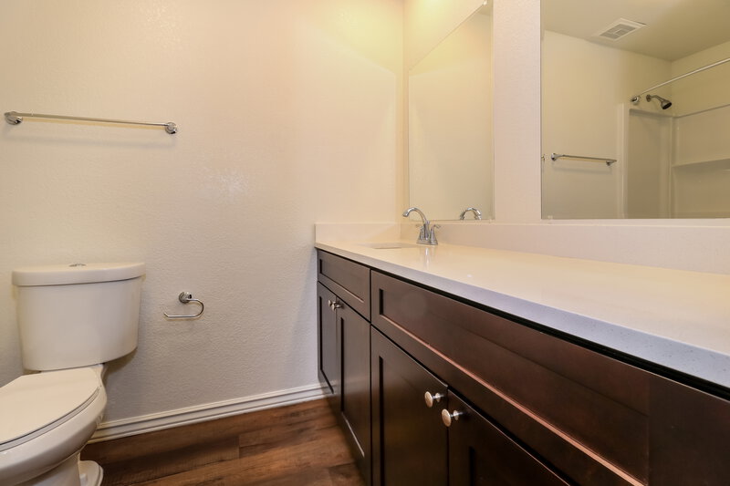 2,095/Mo, 7233 W Ocotillo Rd Glendale, AZ 85303 Main Bathroom View