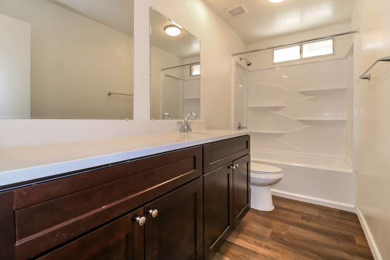 2,095/Mo, 7233 W Ocotillo Rd Glendale, AZ 85303 Bathroom View