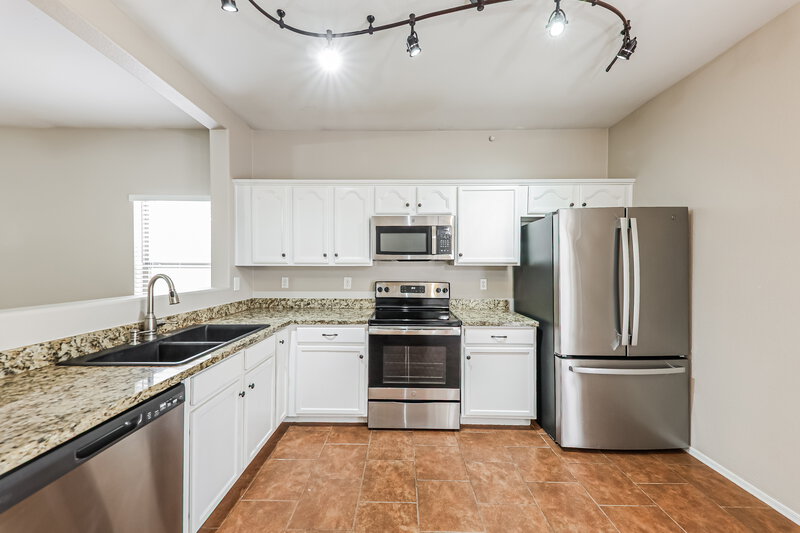 1,800/Mo, 15316 W Cortez St Surprise, AZ 85379 Kitchen View