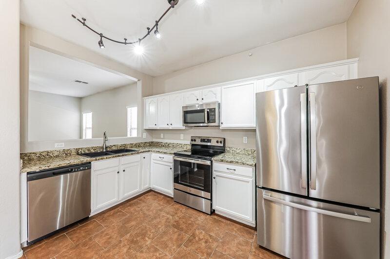 1,800/Mo, 15316 W Cortez St Surprise, AZ 85379 Kitchen View 2