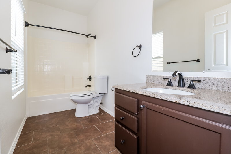 1,815/Mo, 15316 W Cortez St Surprise, AZ 85379 Main Bathroom View