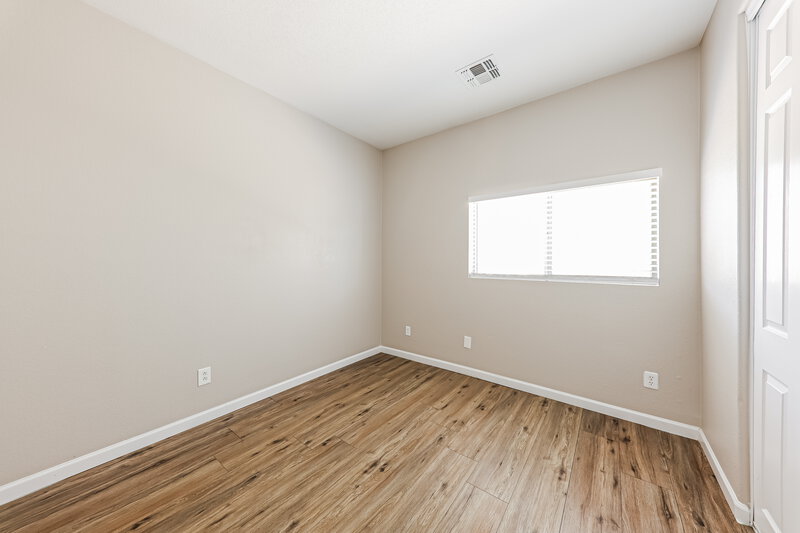 1,800/Mo, 15316 W Cortez St Surprise, AZ 85379 Bedroom View 3