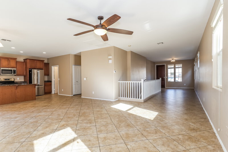 2,270/Mo, 2044 S Heron Ln Gilbert, AZ 85295 Living Room View 2