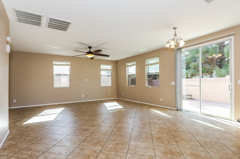2,270/Mo, 2044 S Heron Ln Gilbert, AZ 85295 Dining Room View