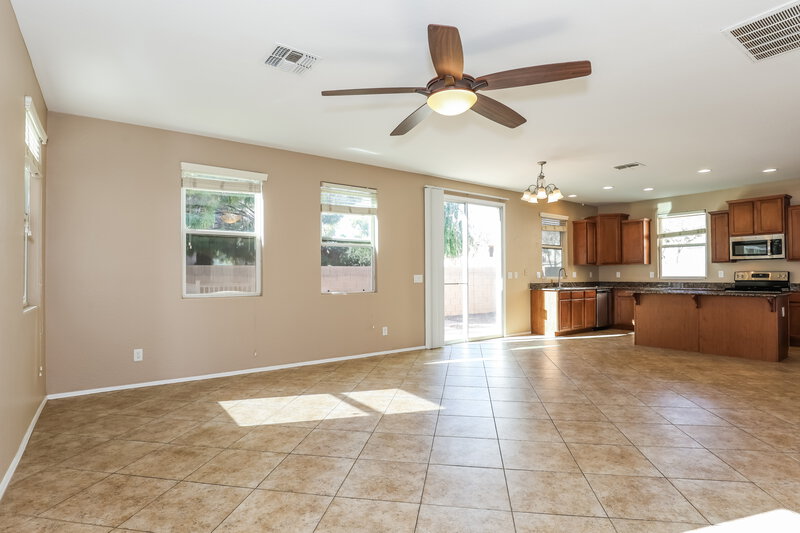 2,270/Mo, 2044 S Heron Ln Gilbert, AZ 85295 Dining Room View 2