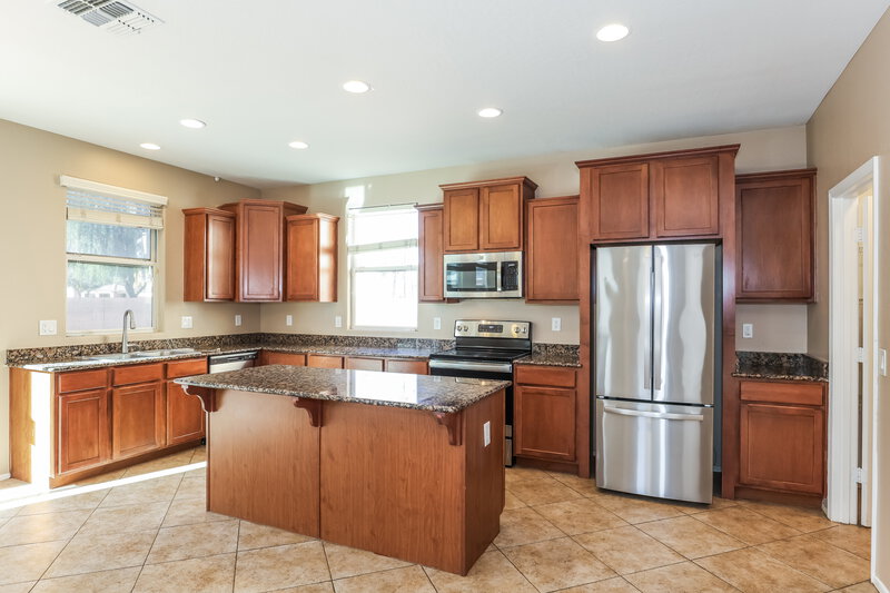 2,270/Mo, 2044 S Heron Ln Gilbert, AZ 85295 Kitchen View