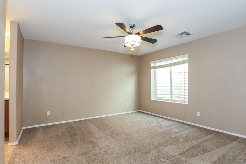 2,270/Mo, 2044 S Heron Ln Gilbert, AZ 85295 Main Bedroom View