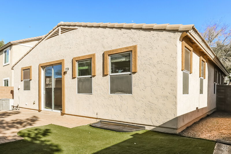 2,270/Mo, 2044 S Heron Ln Gilbert, AZ 85295 Rear View