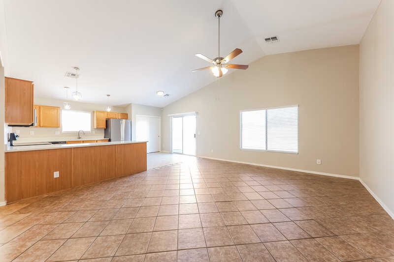 2,100/Mo, 13710 N 124th Ln El Mirage, AZ 85335 Living Room View