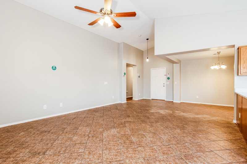 2,230/Mo, 13710 N 124th Ln El Mirage, AZ 85335 Living Room View 3