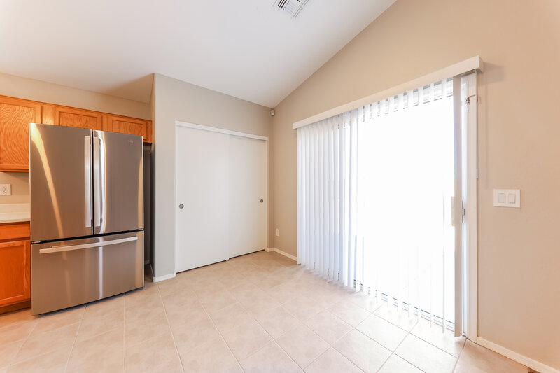 2,100/Mo, 13710 N 124th Ln El Mirage, AZ 85335 Breakfast Nook View