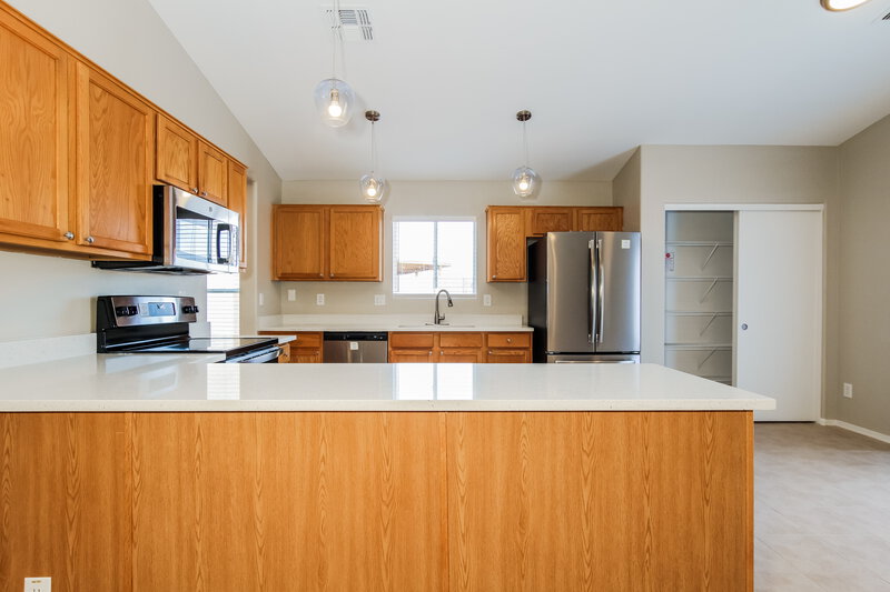 2,230/Mo, 13710 N 124th Ln El Mirage, AZ 85335 Kitchen View 2