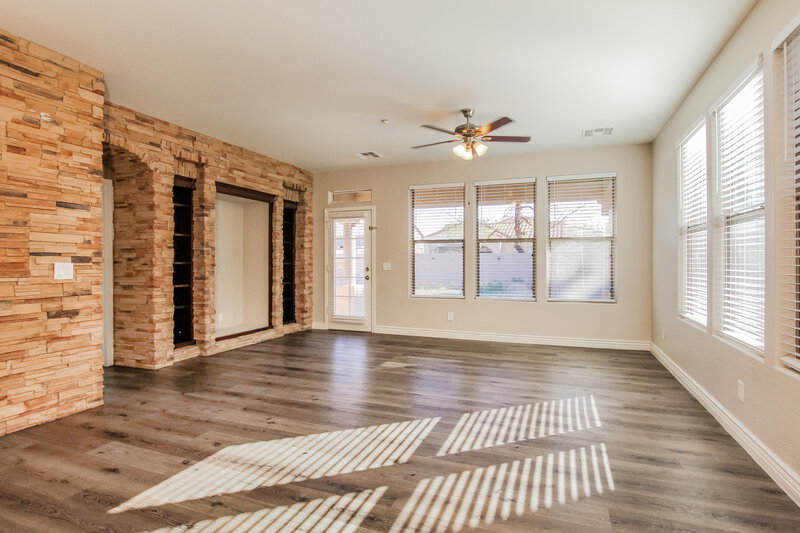2,220/Mo, 29751 N 121st Dr Peoria, AZ 85383 Living Room View 2