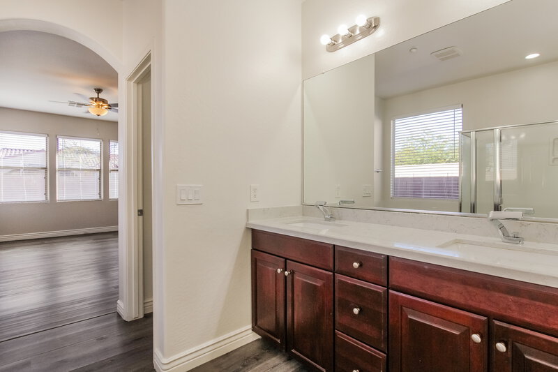 2,220/Mo, 29751 N 121st Dr Peoria, AZ 85383 Main Bathroom View