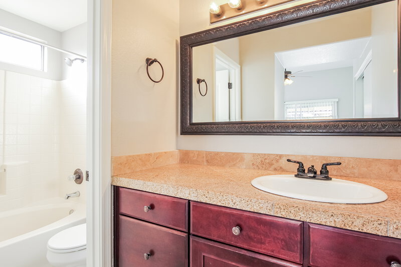 2,045/Mo, 2317 E Flintlock Pl Chandler, AZ 85286 Main Bathroom View