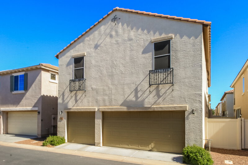 3,660/Mo, 951 S Adam Way Gilbert, AZ 85296 Rear View 2