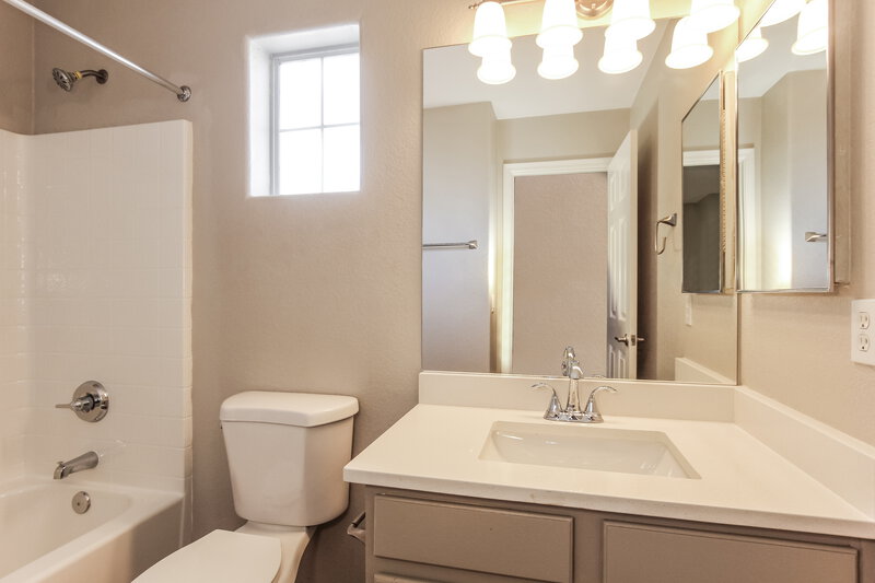 2,240/Mo, 2222 S Harper St Mesa, AZ 85209 Bathroom View