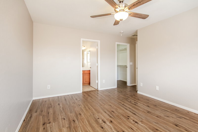 2,040/Mo, 14841 W Redfield Rd Surprise, AZ 85379 Main Bedroom View 2