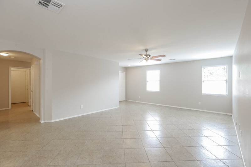 2,105/Mo, 4605 W Ellis St Laveen, AZ 85339 Living Room View