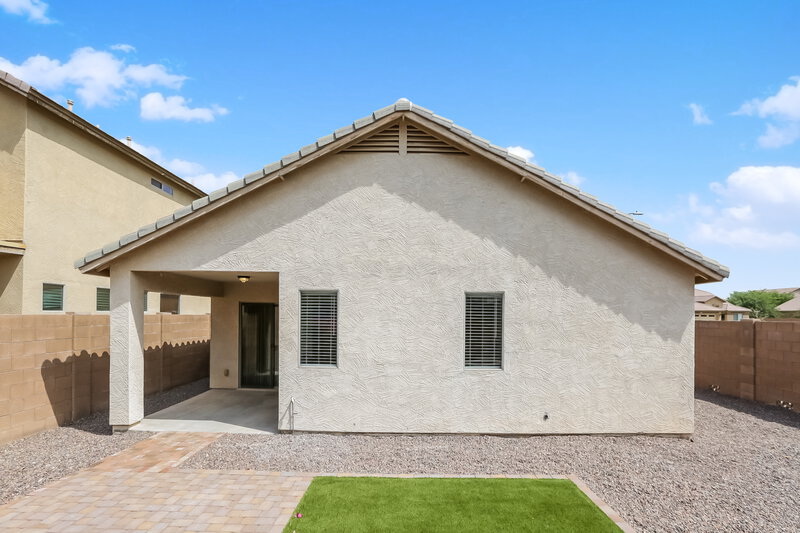 2,105/Mo, 4605 W Ellis St Laveen, AZ 85339 Rear View