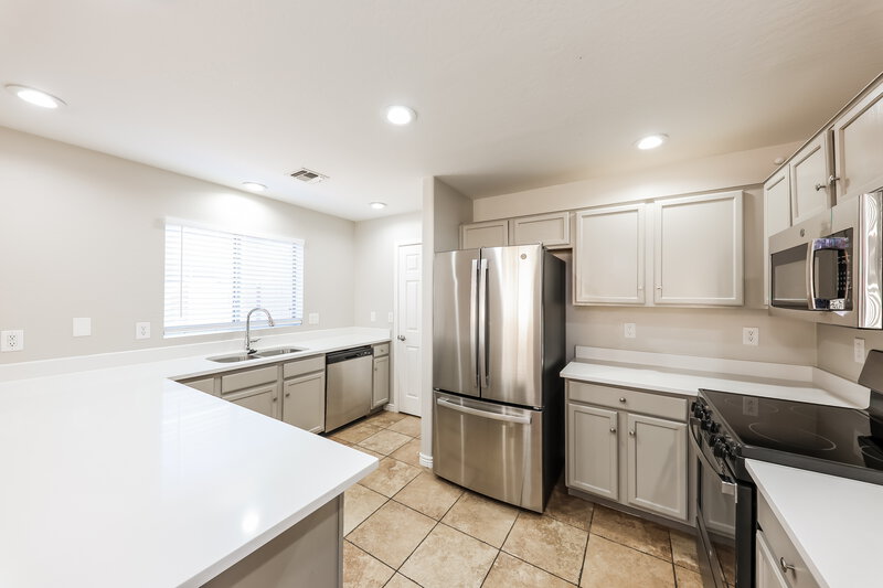 2,455/Mo, 23720 N 118th Ln Sun City, AZ 85373 Kitchen View