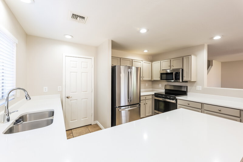 2,455/Mo, 23720 N 118th Ln Sun City, AZ 85373 Kitchen View 2