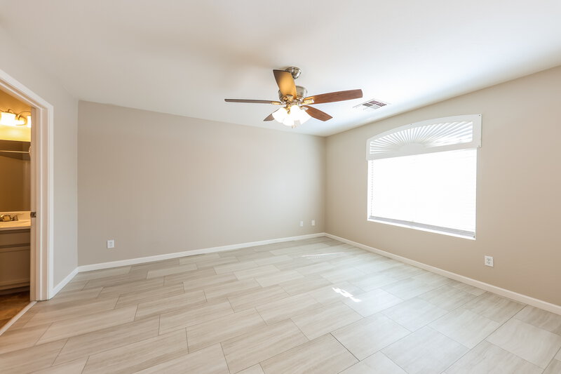 2,455/Mo, 23720 N 118th Ln Sun City, AZ 85373 Main Bedroom View