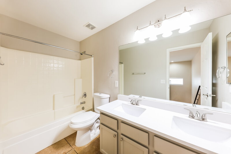 2,455/Mo, 23720 N 118th Ln Sun City, AZ 85373 Bathroom View
