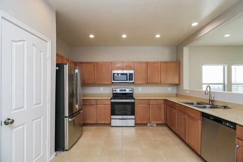 2,195/Mo, 22242 S 211th Way Queen Creek, AZ 85142 Kitchen View