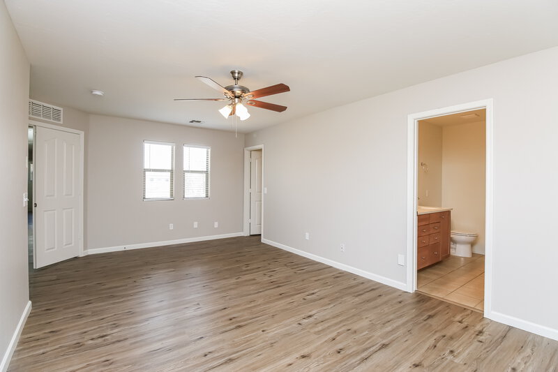 2,195/Mo, 22242 S 211th Way Queen Creek, AZ 85142 Main Bedroom View 2