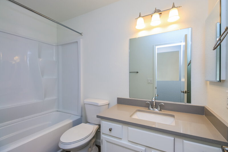 2,515/Mo, 1505 E Commerce Ave Gilbert, AZ 85234 Bathroom View