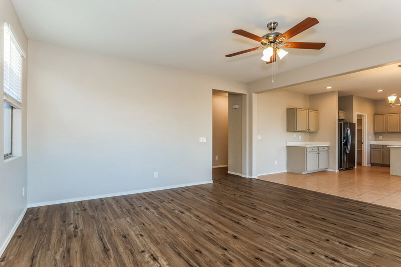 1,970/Mo, 6409 S 69th Glen Laveen, AZ 85339 Living Room View