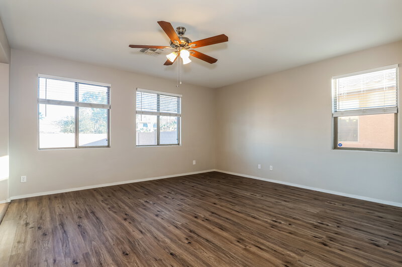 1,970/Mo, 6409 S 69th Glen Laveen, AZ 85339 Living Room View 2