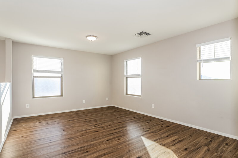 1,970/Mo, 6409 S 69th Glen Laveen, AZ 85339 Loft View