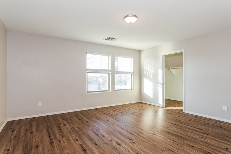 1,970/Mo, 6409 S 69th Glen Laveen, AZ 85339 Loft View 2