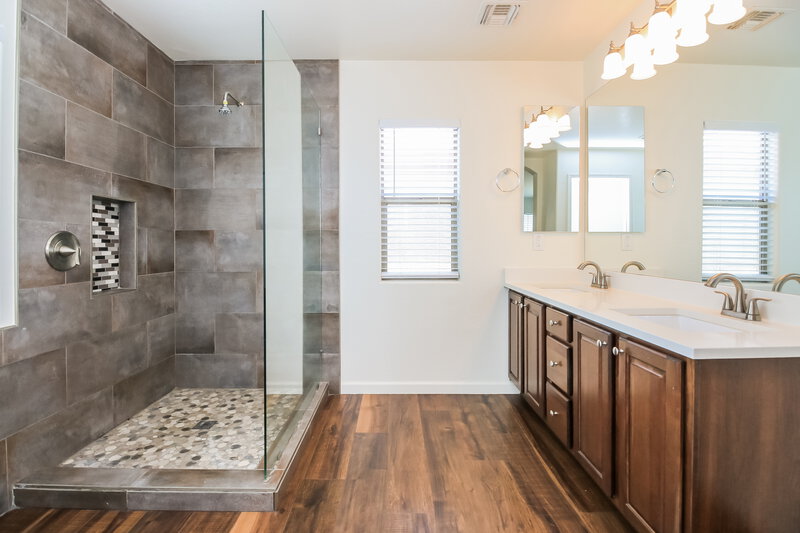 2,570/Mo, 4697 E Redfield Rd Gilbert, AZ 85234 Main Bathroom View
