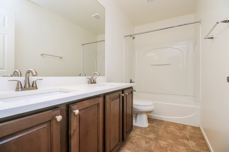2,570/Mo, 4697 E Redfield Rd Gilbert, AZ 85234 Bathroom View