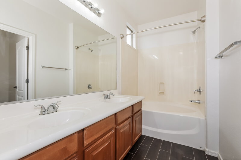2,445/Mo, 3875 S Dew Drop Ln Gilbert, AZ 85297 Bathroom View