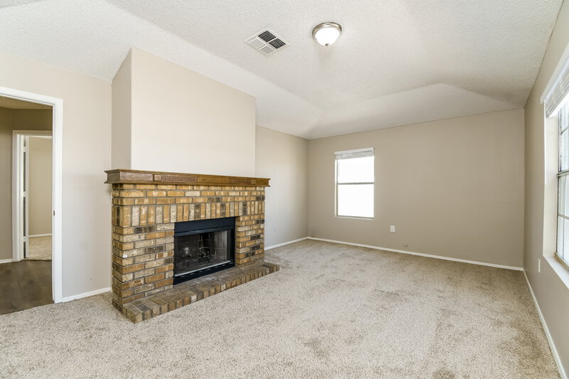 2,020/Mo, 1158 N Florence Dr Chandler, AZ 85226 Family Room View 2