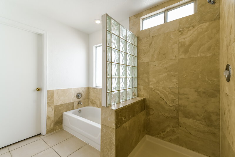 2,020/Mo, 1158 N Florence Dr Chandler, AZ 85226 Main Bathroom View